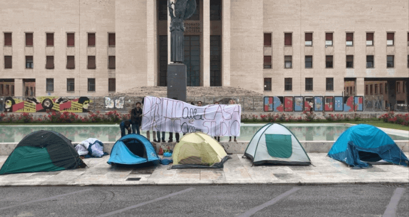 Caro affitti: studenti in tenda fuori dalle università